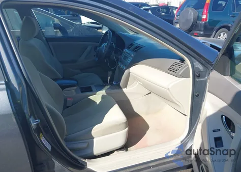 2007 Toyota Camry Le V6 z USA, uszkodzony, nr VIN 4T1BK46K67U504800